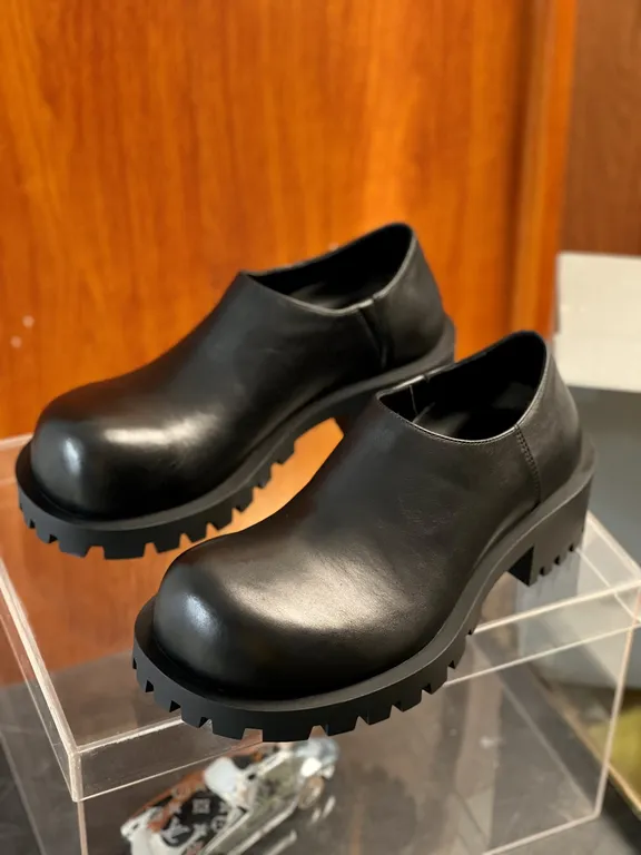 Balenciaga Shoe 